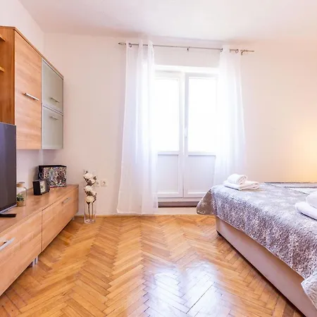 Bobo Central 2Br Apartment Zadar Exterior photo