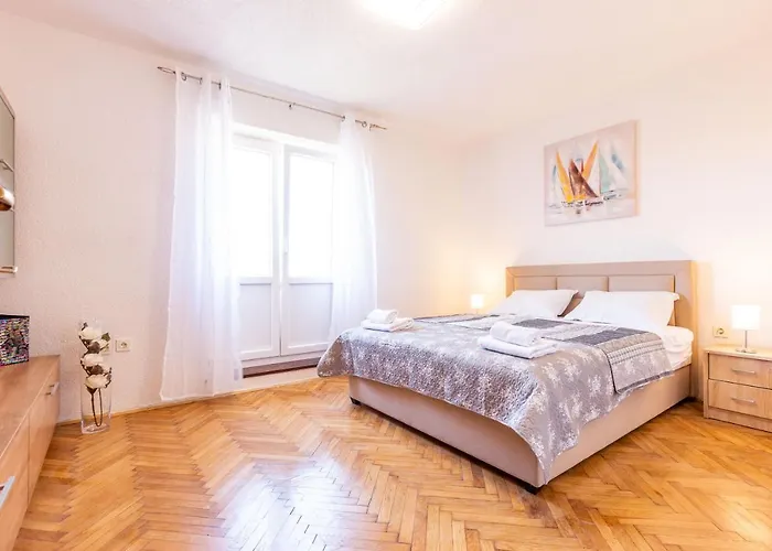 Bobo Central 2Br Apartment