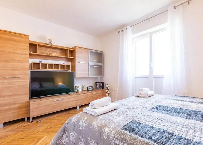 Bobo Central 2Br Apartment