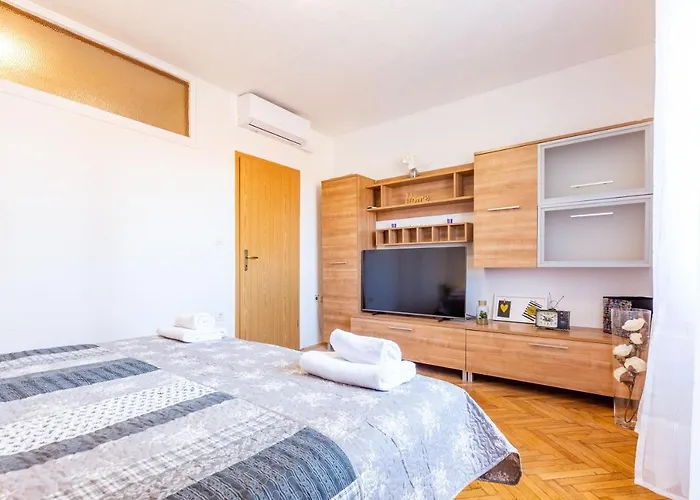 Bobo Central 2Br Apartment